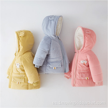 Chaqueta con capucha linda para niños